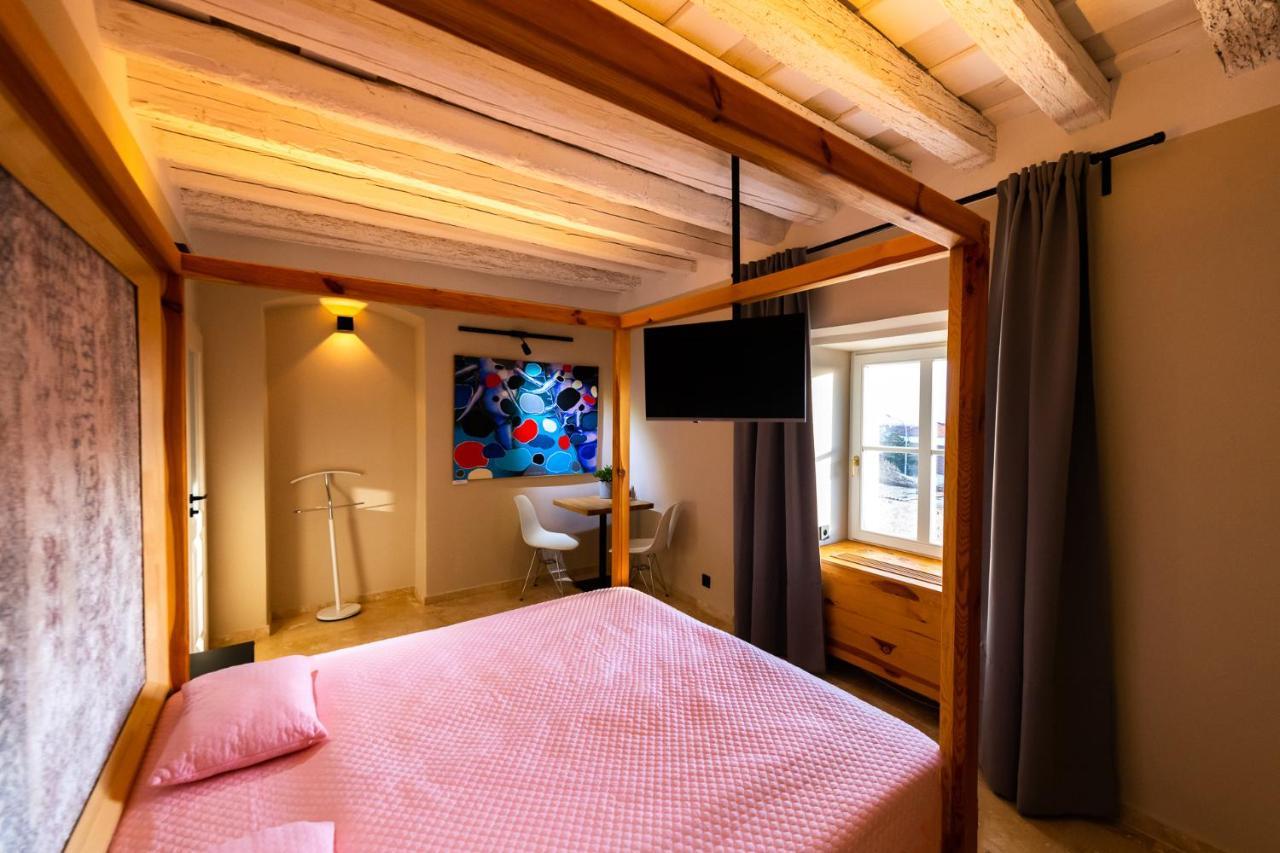 Hotel Desatero Mikulov Esterno foto